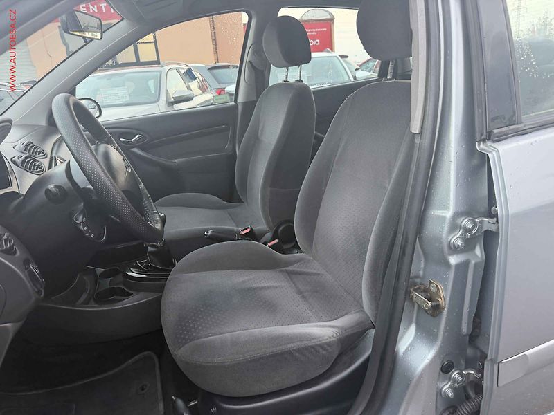 Ford Focus (2003) 1.6 16V, ČR, AC - fotka 9 z 15