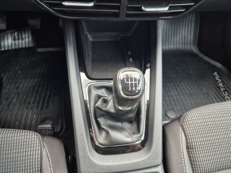 Škoda Octavia (2021) 2.0 TDI Odpočet DPH TOP VYBAVA - fotka 22 z 28