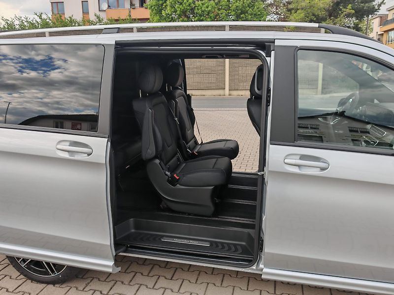 Mercedes-Benz Třídy V 300d 4M AMG L, Vzduchový pod. - fotka 19 z 42
