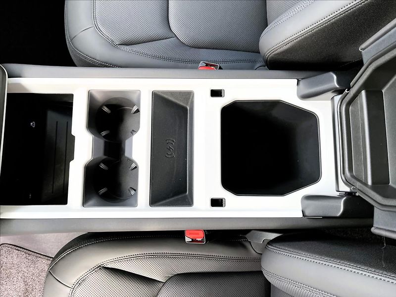 Land Rover Defender (2026) 110 D200 S - fotka 25 z 29