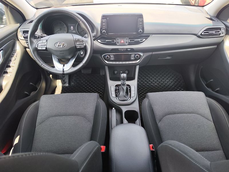 Hyundai i30 1.0 T-GDI/88kW Smart DCT - fotka 12 z 27