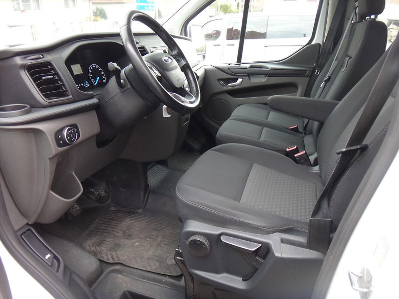 Ford Transit Custom (2020) Trend 320 Kombi Van_L1H1_2.0Ec - fotka 10 z 19