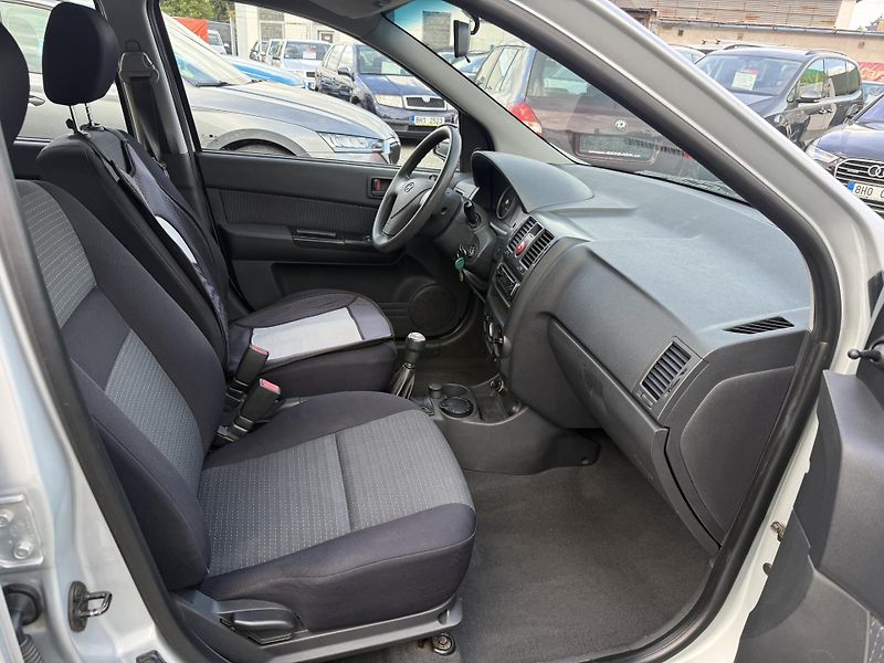 Hyundai Getz 1.1i - fotka 10 z 13