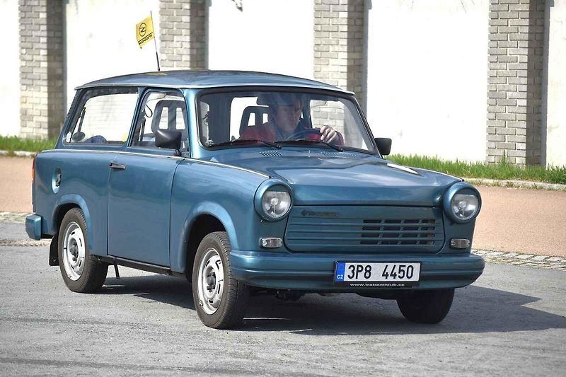 Trabant 601 se přestal vyrábět na konci července 1990.