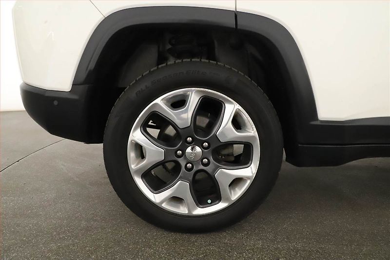 Jeep Compass (2019) 1.4 MultiAir, 4X4, Automat - fotka 12 z 16