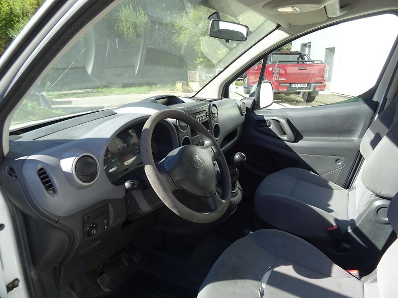 Peugeot Partner (2014) Polocombi 1,6HDi 90k MAN5 - fotka 16 z 22