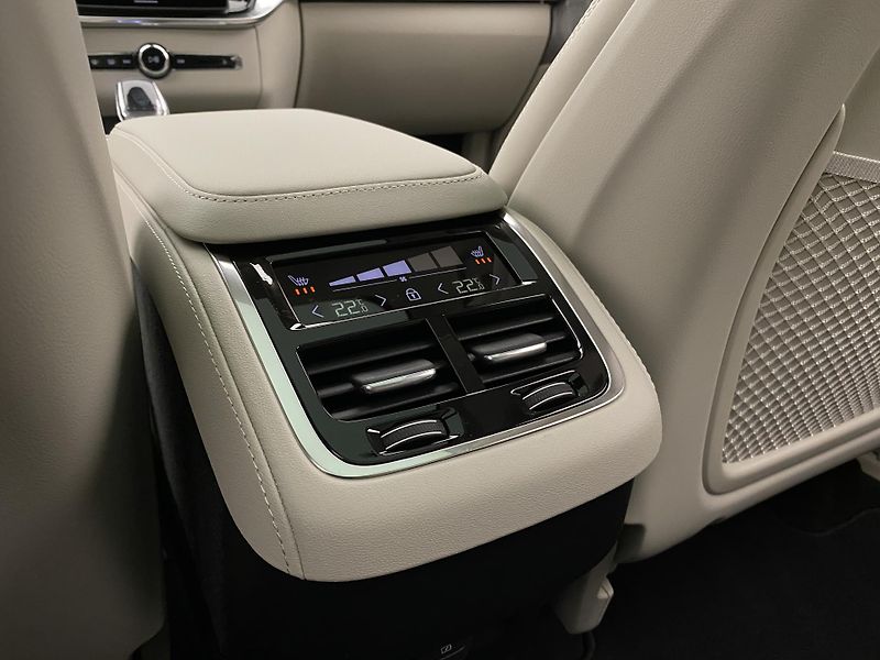 Volvo XC90 (2026) B5 AWD AUT BRIGHT ULTRA 7míst - fotka 73 z 74