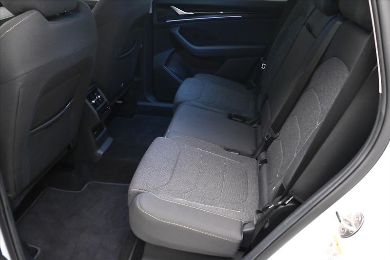 Škoda Kodiaq 2,0 TDI 142 kW Selection 4x4 T - fotka 14 z 31