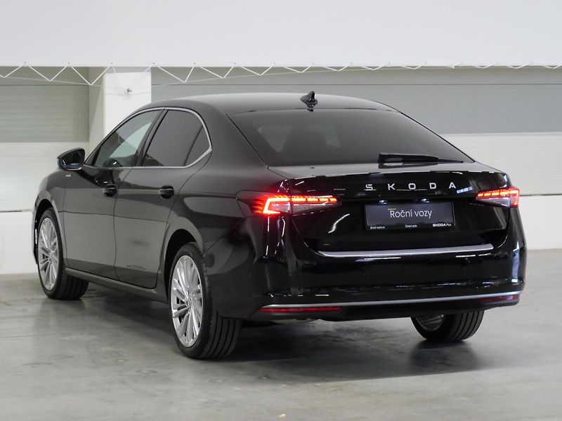 Škoda Superb - fotka 7 z 29
