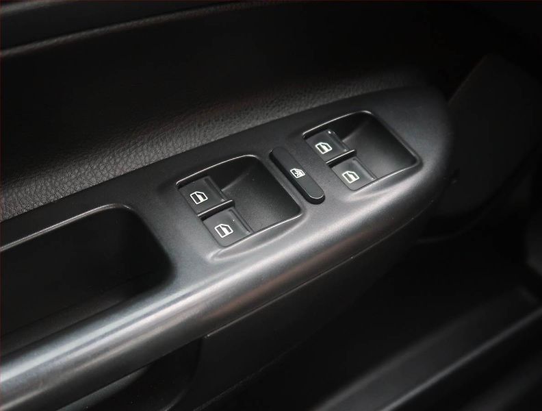 Škoda Octavia (2009) Laurin&Klement 2.0 TDI - fotka 21 z 26