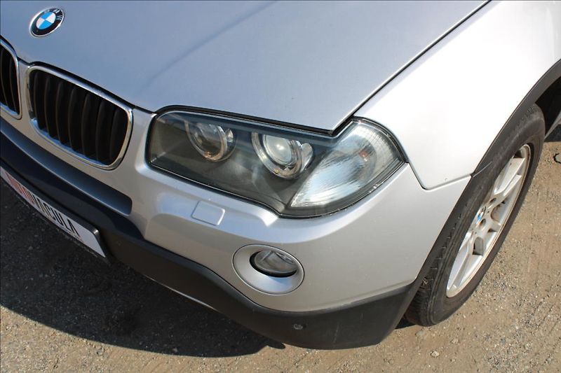 BMW X3 2,0 D  2.maj., ČR, 4 x 4 - fotka 28 z 35