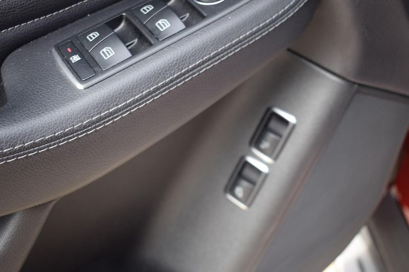 Mercedes-Benz GLE (2019) 350d AMG/Coupe/Tažné/KeyLess/ - fotka 33 z 40