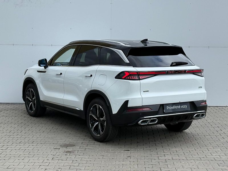 BAIC X7 1.5T 7DCT ALL IN - fotka 7 z 30