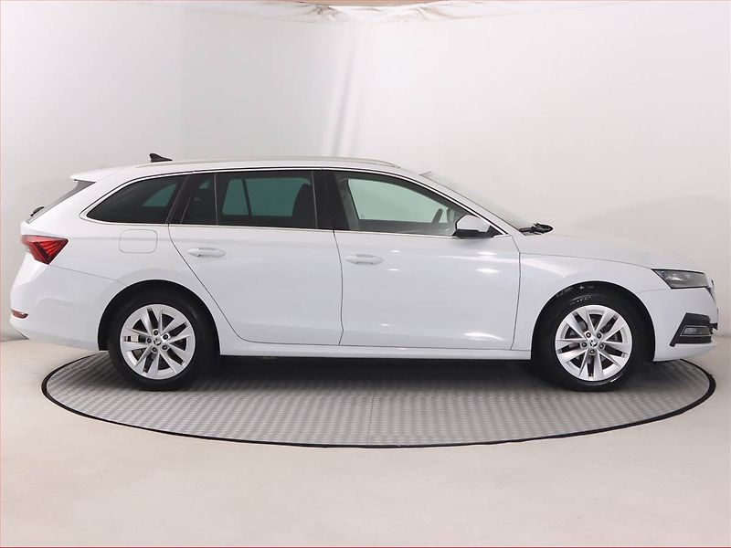 Škoda Octavia (2022) Style 2.0 TDI - fotka 6 z 20