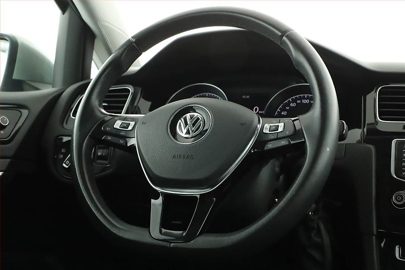 Volkswagen Golf (2016) 1.4 TSI, Tempomat - fotka 15 z 17
