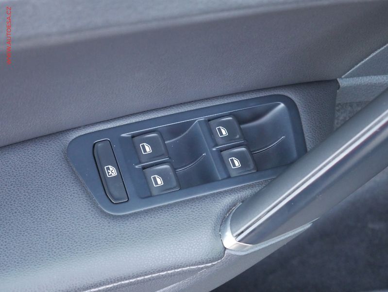 Volkswagen Golf (2014) 1.4 TSi, DSG, výhř.sed. - fotka 20 z 24