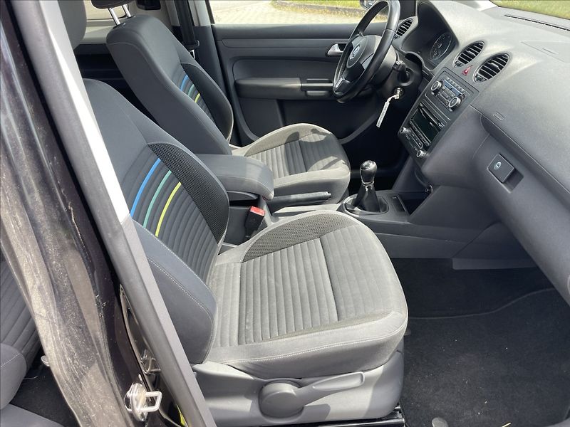 Volkswagen Caddy 2,0 TDi 103kw MAXI SOCCER 7mís - fotka 15 z 47