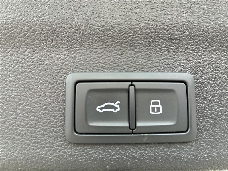 Audi A6 2,0 TDI WEBASTO,TAŽNÉ,KŮŽE - fotka 14 z 28