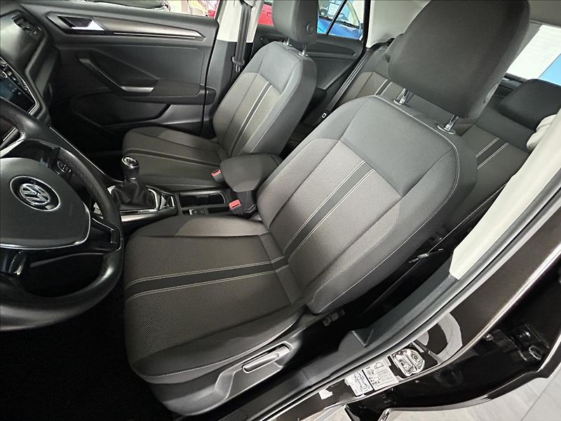 Volkswagen T-Roc 1,5   TSI 110kW,STYLE,TAŽNÉ - fotka 22 z 28
