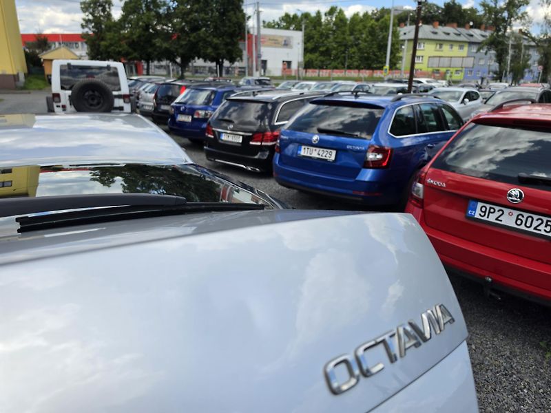 Škoda Octavia 1.6 TDI DSG  - fotka 6 z 20