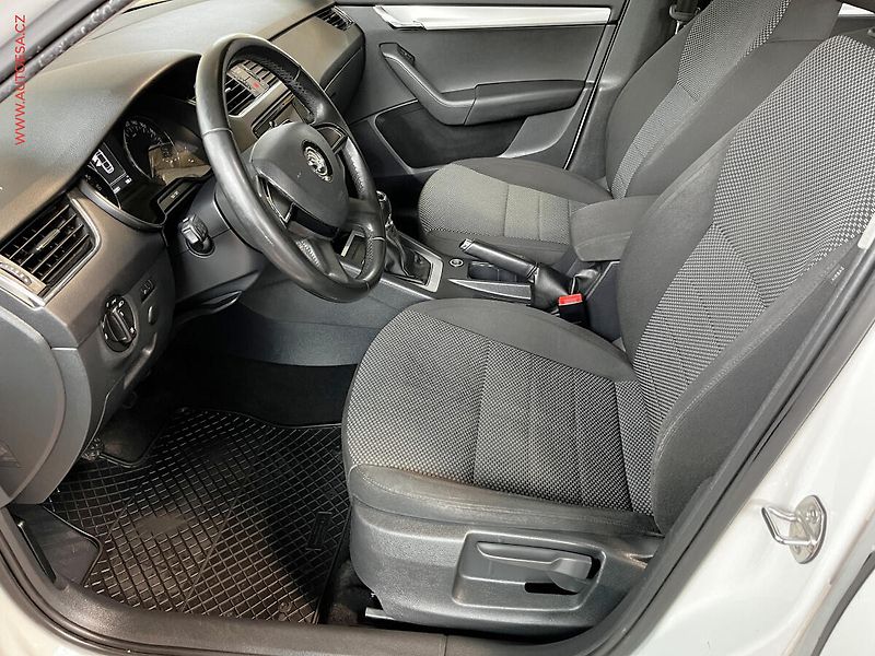 Škoda Octavia (2015) 1.6 TDI, ČR, servis.kniha, AC - fotka 9 z 13