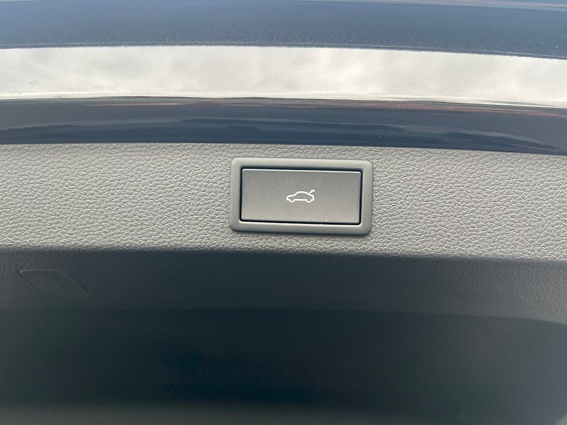 Škoda Karoq (2025) Top Selection 1.5TSi 110kW 6°m - fotka 17 z 31
