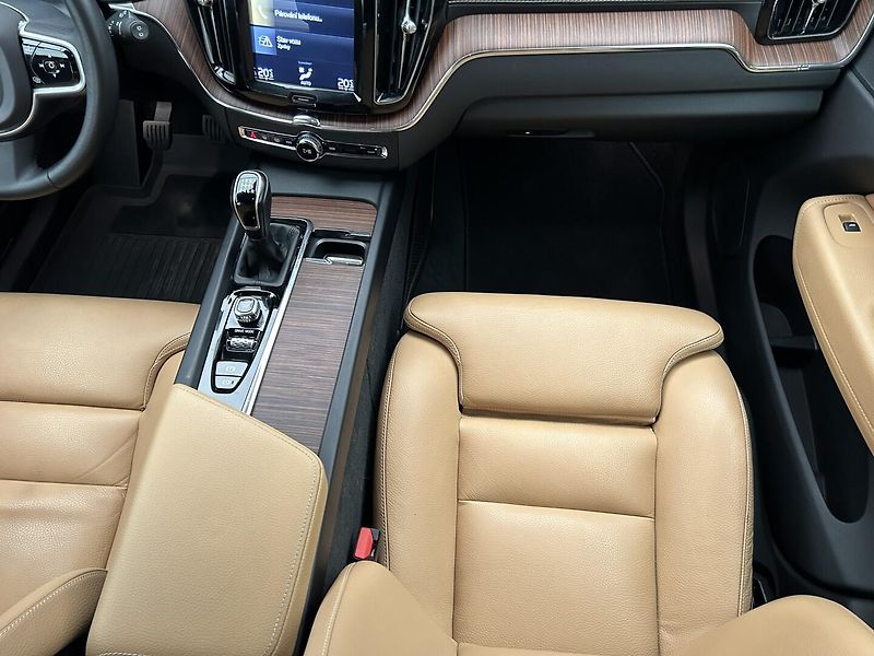 Volvo XC60 2.0 D4 4x4 INSCRIPTION - fotka 15 z 26