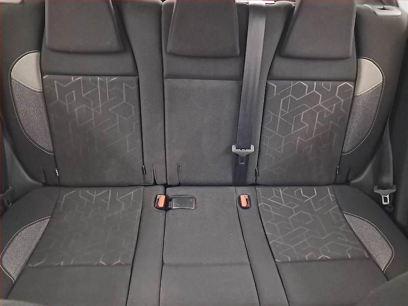 Peugeot 2008 (2019) 1.2 PureTech, Serv.kniha - fotka 10 z 17