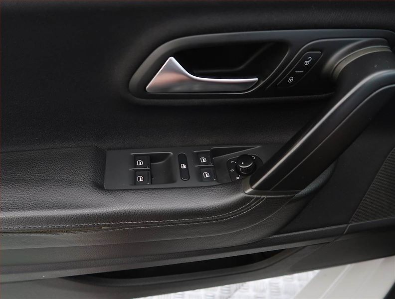 Volkswagen CC (2012) 2.0 TDI, Serv.kniha, Xenony - fotka 22 z 23