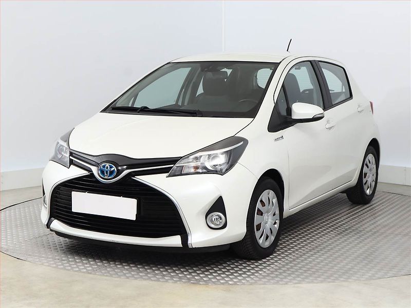 Toyota Yaris (2015) 1.5 Hybrid, Automat, Navi - fotka 2 z 17