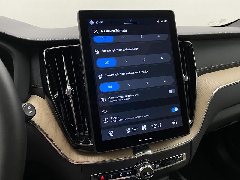 Volvo XC60 T8 AWD RECHARGE ULTRA BRIGHT - fotka 44 z 67