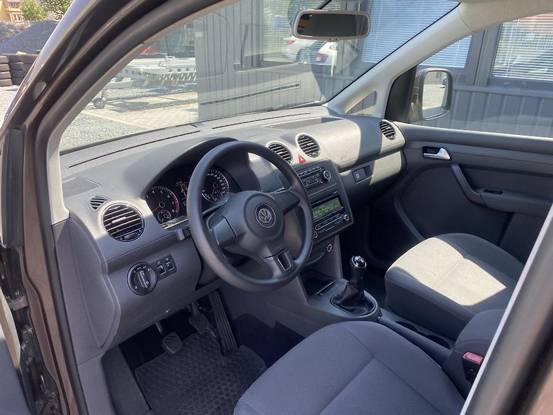 Volkswagen Caddy 1.2 TSI77kW-1xMAJ.-TAŽNÉ-KLIMA - fotka 15 z 36