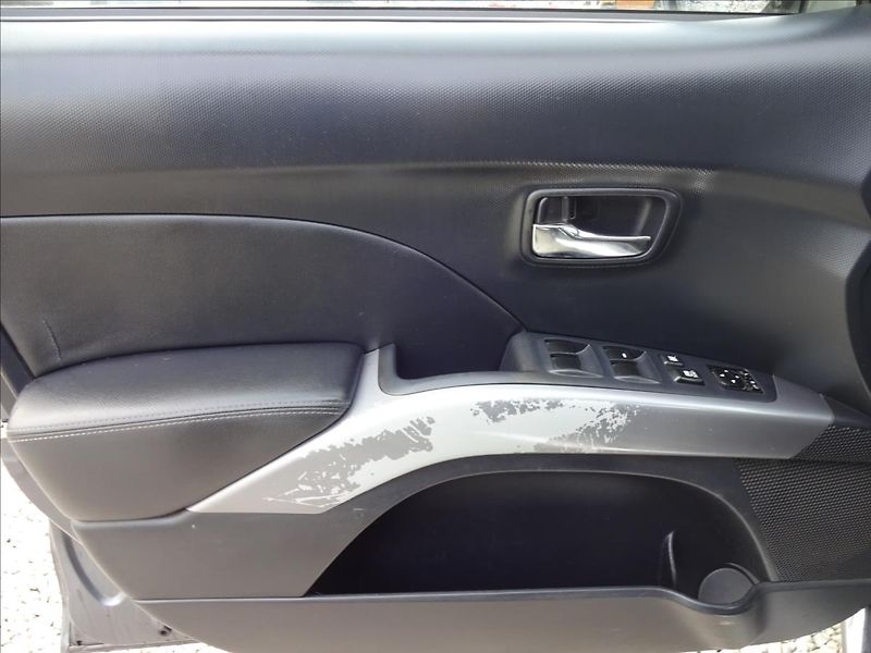 Peugeot 4007 2,2 HDI 115kW 4x4 - fotka 19 z 53