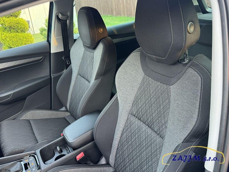 Škoda Karoq Exclusive 2.0TDI 110kw 4x4 DSG - fotka 33 z 52