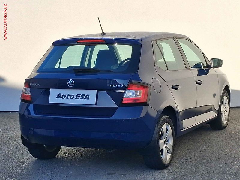 Škoda Fabia (2017) 1.0TSi, 2.maj,ČR, Style - fotka 4 z 18