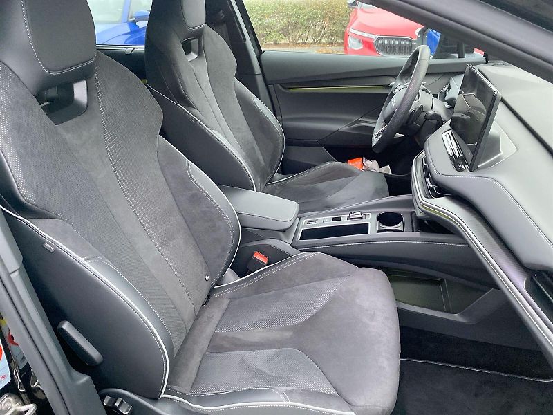 Škoda Enyaq (2025) 85 Sportline - fotka 10 z 32