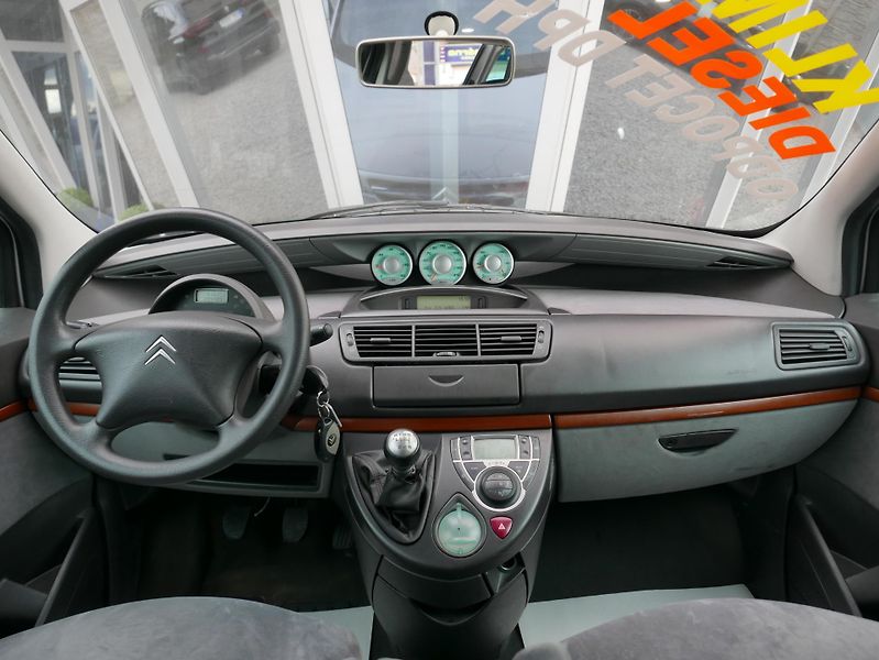 Citroën C8 2,2 HDi 94kW REZERVACE - fotka 22 z 32