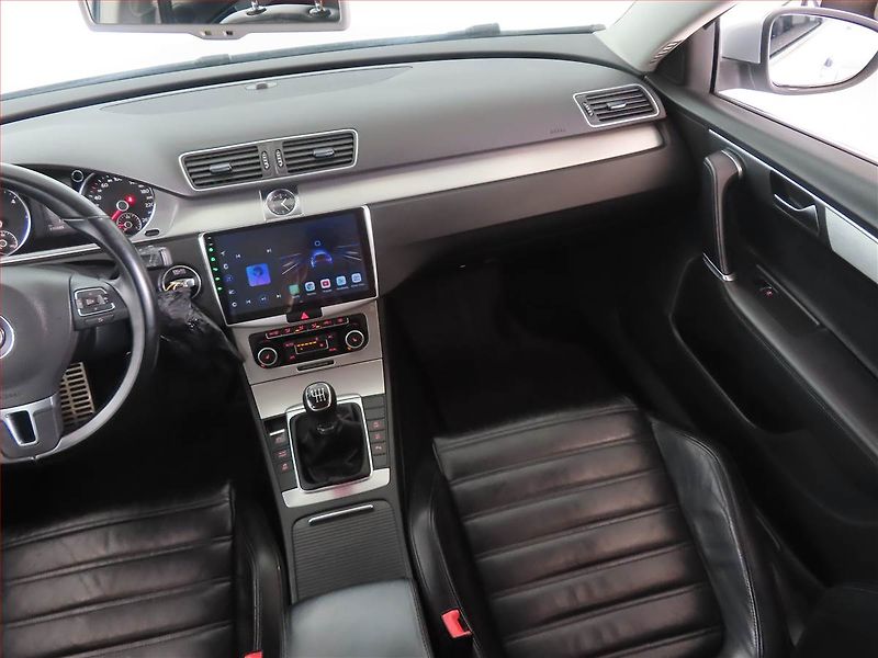 Volkswagen Passat (2011) 2.0 TDI, Navi, Tempomat - fotka 8 z 14
