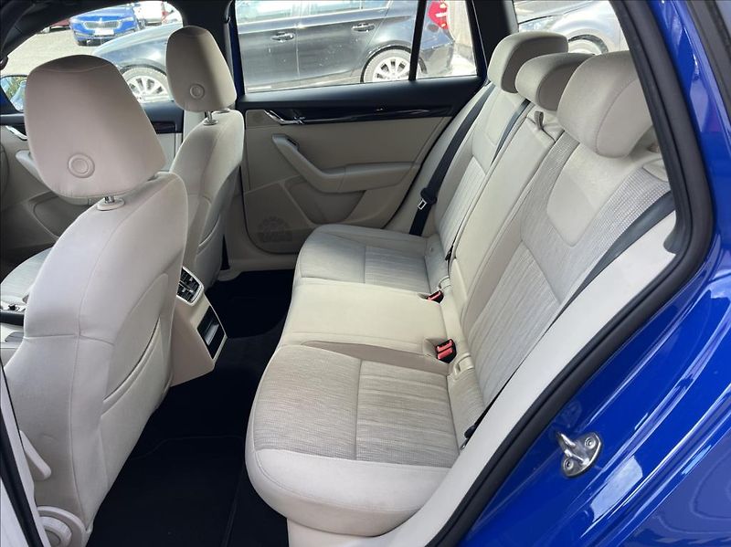 Škoda Octavia 2,0 TDi DSG STYLE nové rozvody - fotka 13 z 39