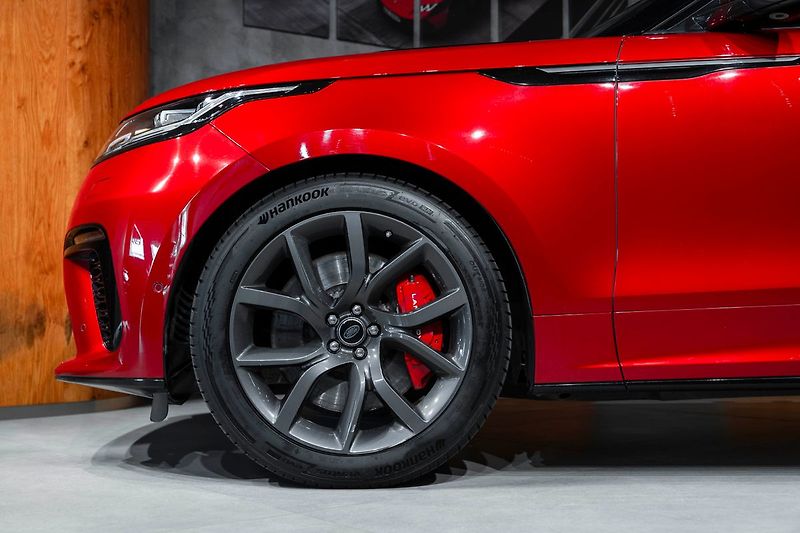 Land Rover Range Rover Velar - fotka 2 z 25
