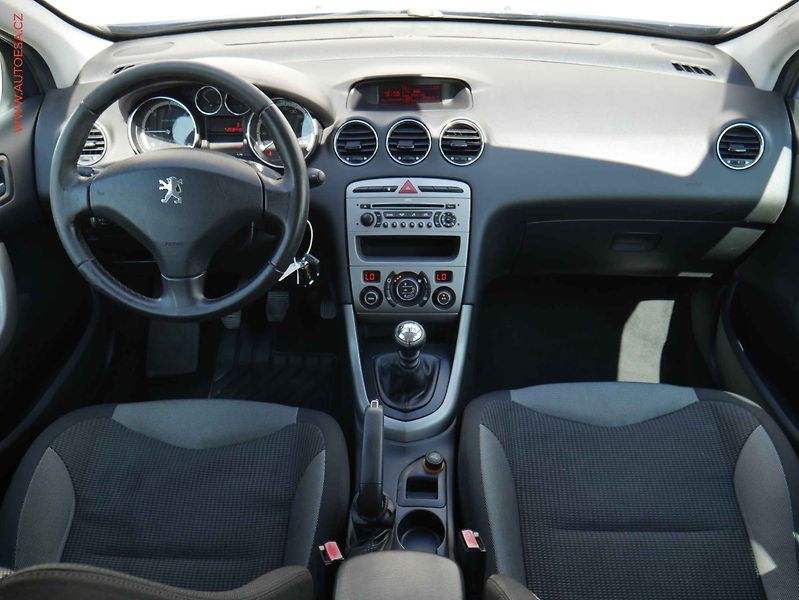 Peugeot 308 (2008) 1.6HDi, AC, tažné - fotka 8 z 16