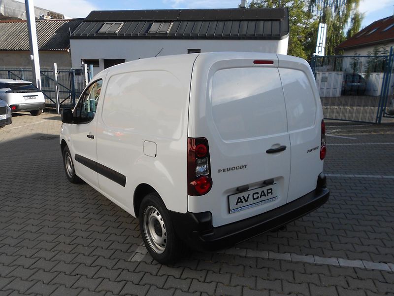 Peugeot Partner (2018) 1.6HDi, DPH, 1.maj, CZ, tažné - fotka 2 z 11