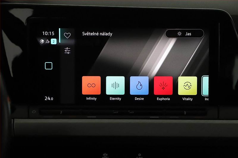 Volkswagen Golf (2023) Life 2.0 TDI, Automat - fotka 16 z 20