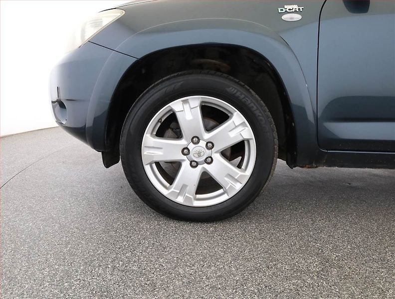 Toyota RAV4 (2006) 2.2 D-CAT, 4X4, Navi - fotka 20 z 20