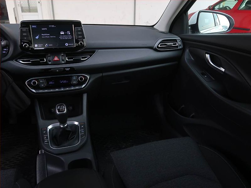 Hyundai i30 (2023) SMART 1.5 T-GDI MHEV, ČR,1.maj - fotka 8 z 16