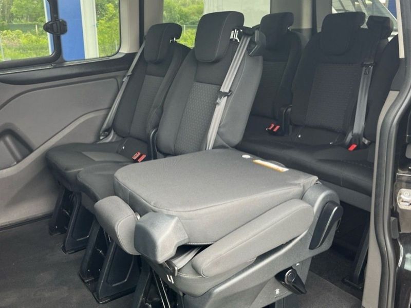 Ford Tourneo Custom 2,0ECOBLUE,77kW,CZ,DPH - fotka 12 z 14