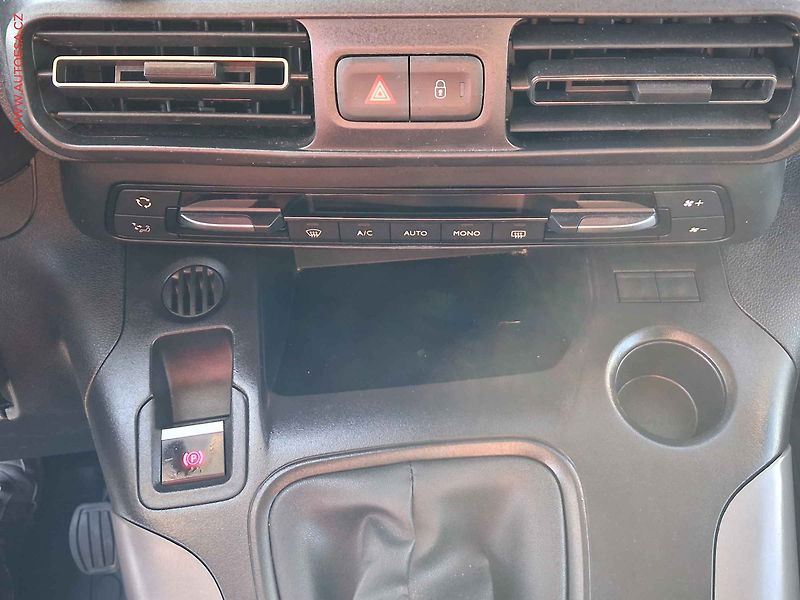 Toyota ProAce City Verso (2022) 1.5, 1.maj,ČR, servis.kniha - fotka 18 z 22