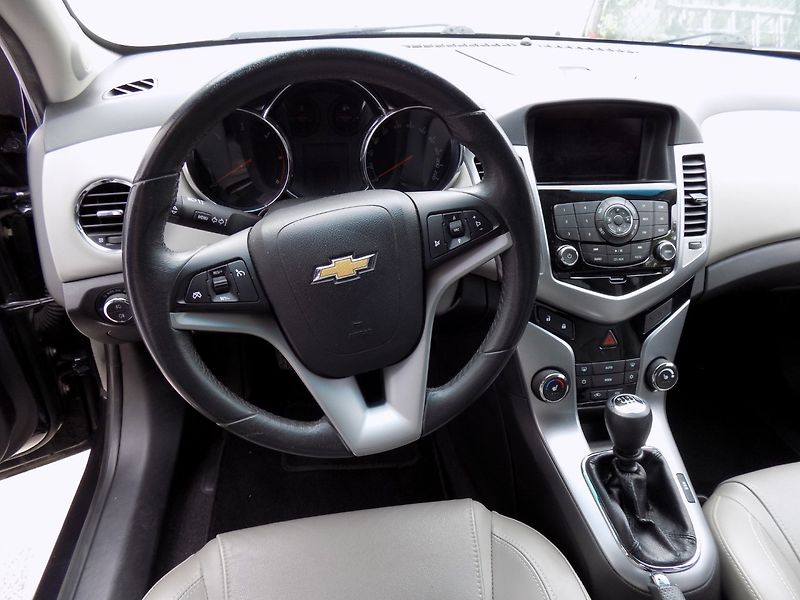 Chevrolet Cruze (2011) 2.0 VCDi/Klima/Kůže/NAVI/ - fotka 22 z 32