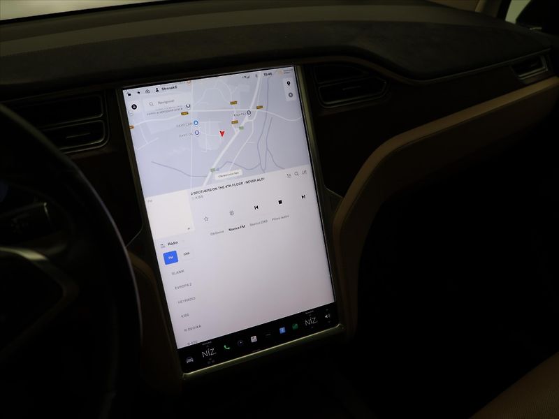 Tesla Model X 90D 386kW Tažné SoH 83,4% - fotka 22 z 32