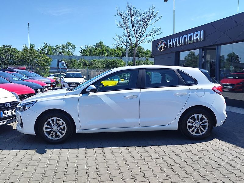 Hyundai i30 1.4i/73kW Trikolor Komfort - fotka 8 z 29